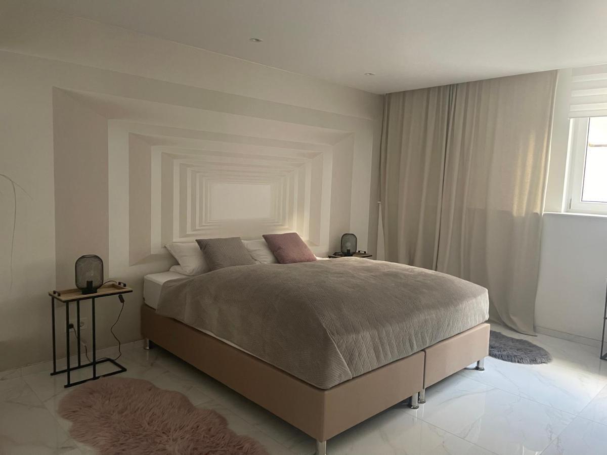 Moderne, Ruhige Ferienwohnung , Ideal Zum Abschalten Hadamar ภายนอก รูปภาพ
